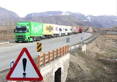 مبادلات تجاری از گمرکات کردستان در فروردین امسال ۲۸ درصد افزایش یافت