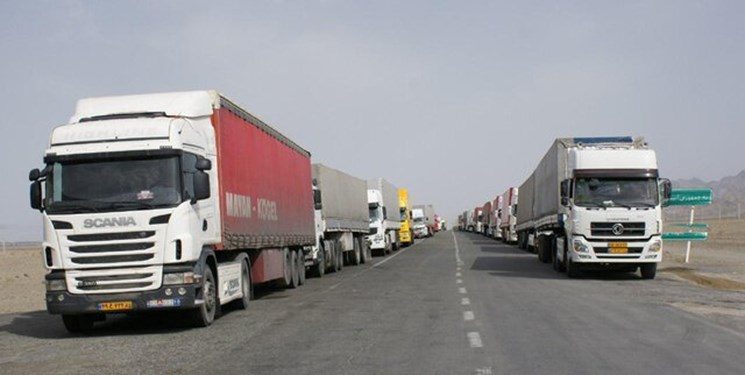 تردد کامیون ها در مرز بازرگان کاهش یافت