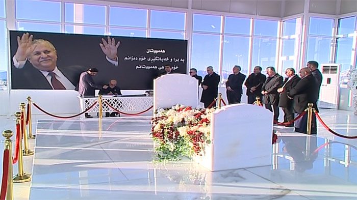 حضور سفیر ایران در عراق بر مزار جلال طالبانی