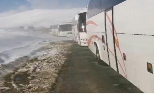 نجات حدود هزار مسافر گرفتار شده در کولاک تمرچین پیرانشهر/ مدیریت بحران شهرستان کولاک تمرچین را پیش بینی نکرده بود