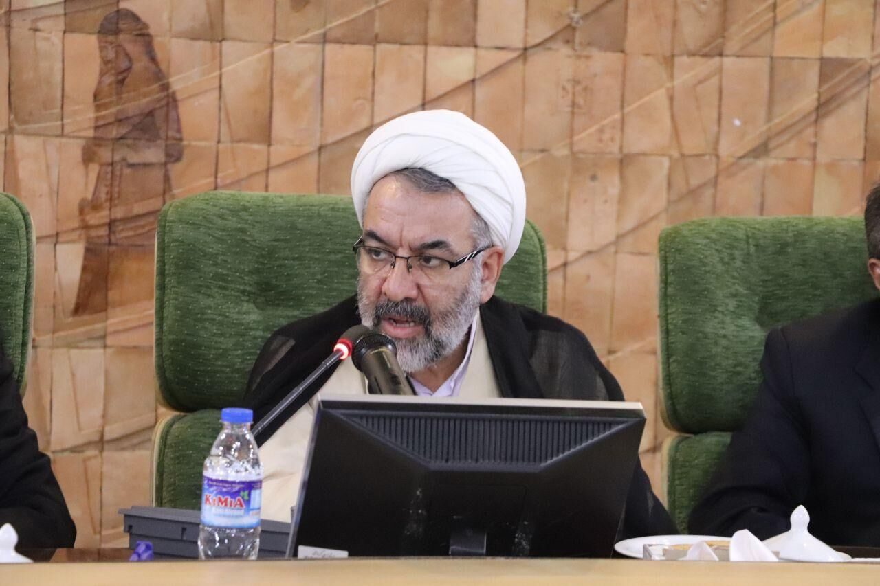 کاندیداها از رقابت های قبیله ای، مذهبی و شخصی پرهیز کنند