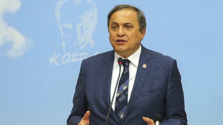 یک صلح بد از یک جنگ برحق بهتر است