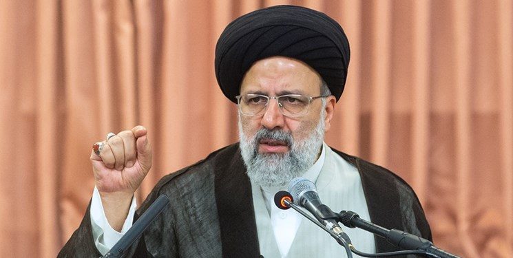 آیت الله رییسی: همه دستگاه‌ها به کمک بهداشت و درمان کشور بشتابند