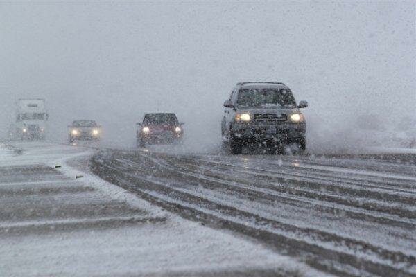 ۳۴۸ دستگاه خودرو در کردستان از برف نجات یافتند