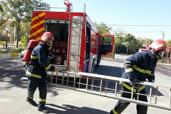 آتش‌سوزی در دیزل‌آباد کرمانشاه مهار شد