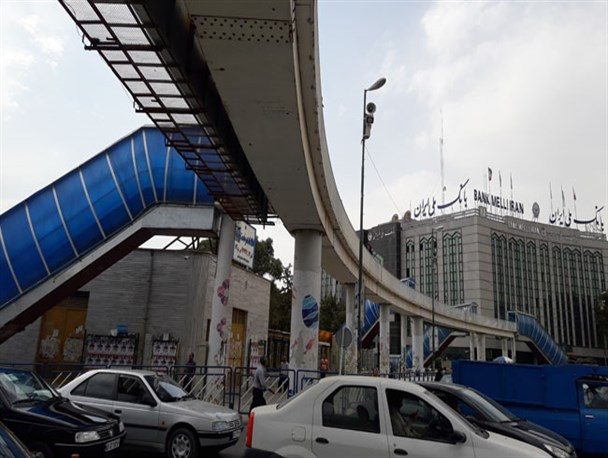 پل برقی میدان آزادی سنندج بدلیل پیشگیری از انتقال کرونا غیرفعال است