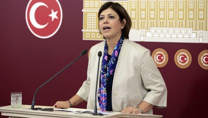 جهان با کرونا مبارزه می کند، AKP با HDP و ملت خود