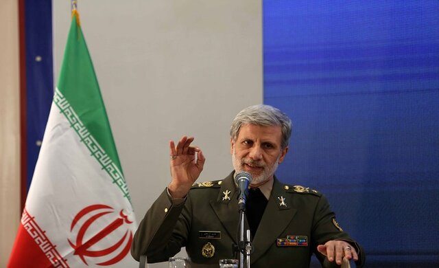 وزیردفاع: ناوشکن دنا و ناو مین شکار تحویل نیروی دریایی می‌شود
