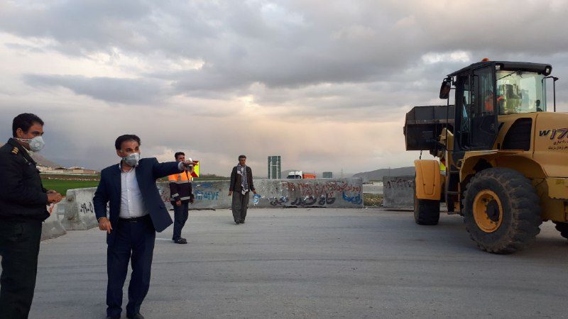 راههای منتهی به شهر کرند را کاملا مسدود کرده ایم