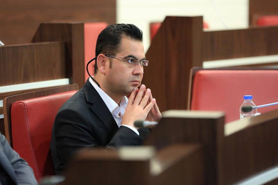 350 هزار حقوق بگیر غیرشاغل در اقلیم کردستان وجود دارند