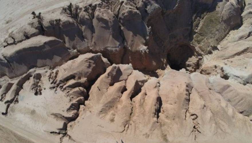 داعش اجساد بسیاری را به یک دهانه آتشفشان انداخته است