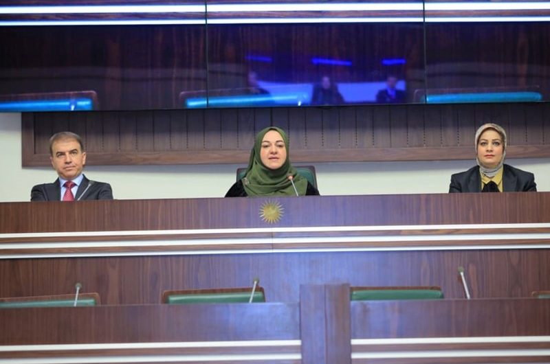 با هیئت رئیسه پارلمان مشکل داریم و تا تغییر مکانیسم کاری آن در نشست های پارلمان شرکت نمی کنیم