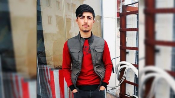 لە ئەنقەرە گەنجێک بەهۆی ئەوەی گوێی لە گۆرانی کوردی گرت بە چەقۆ کوژرا