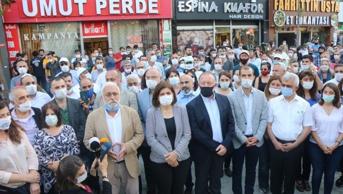 با بمباران شنگال و مخمور هیچ مسئله ای حل نخواهد شد