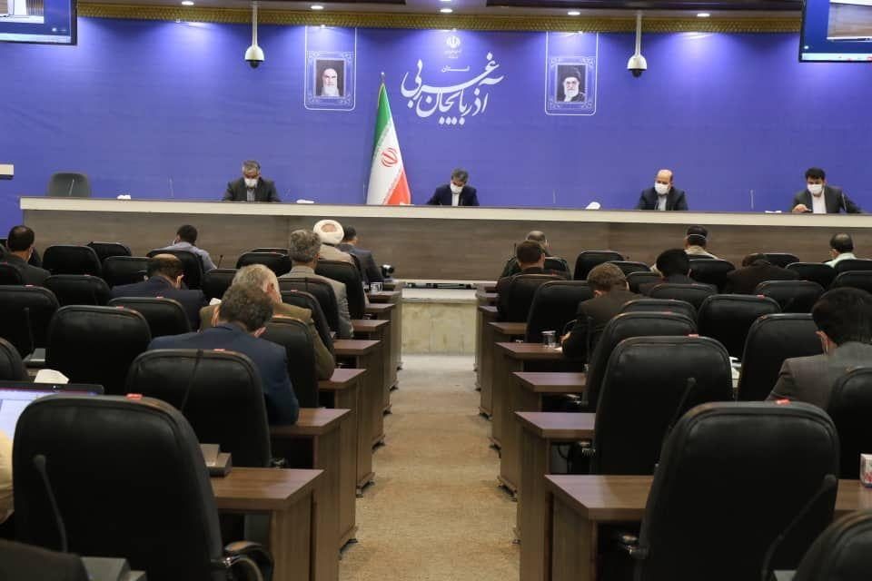 فرمانداران محدودیت های کرونا را پیگیری کنند/ مردم هنوز هم در تجمعات حضور دارند!