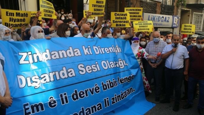تشکل های مدنی و جریان های سیاسی کرد در استانبول خواستار پایان دادن به حصر عبدالله اوجالان شدند