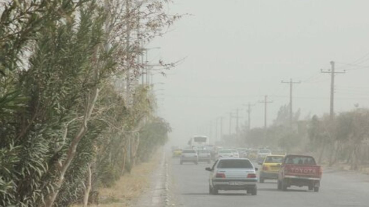 گرد و غبار و وزش باد شدید در آسمان آذربایجان غربی