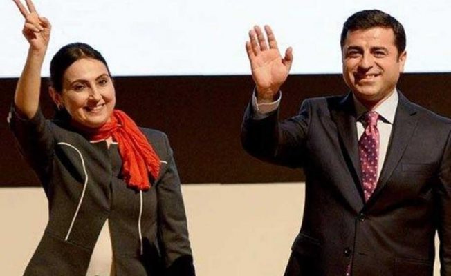 دادگاهی در آنکارا رای بر تداوم زندان دمیرتاش و یوکسکداغ صادر کرد