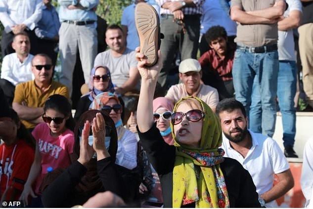 گزارش خبرگزاری فرانسه از محدود شدن اعتراضات و رسانه ها در اقلیم کردستان