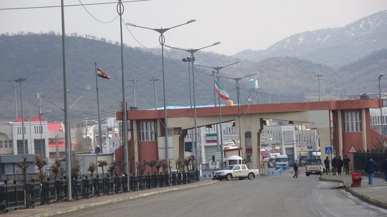 بەڕێوەبەری گومرگی باشماخ: هاتوچۆی بازرگانان و خاوەن ئیقامەکان لە سنووری باشماخەوە ڕێگەپێدراوە