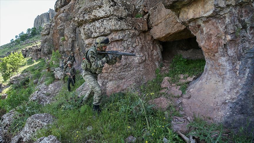 وزیر کشور ترکیه از کشته شدن 5 نظامی PKK از جمله 3 فرمانده این گروه نظامی خبر داد