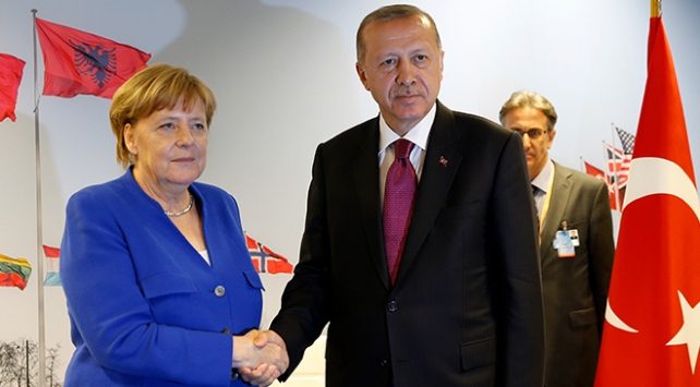 تماس تلفنی اردوغان - مرکل با موضوع تحولات مدیترانه شرقی