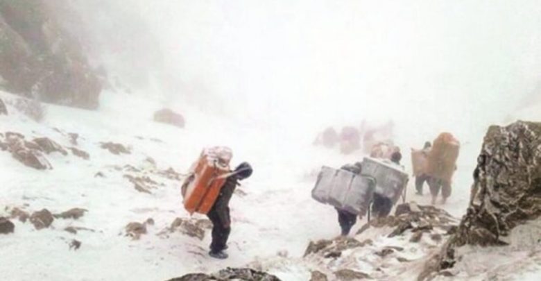 گرفتار شدن چند کولبر در مرز بسطام سقز