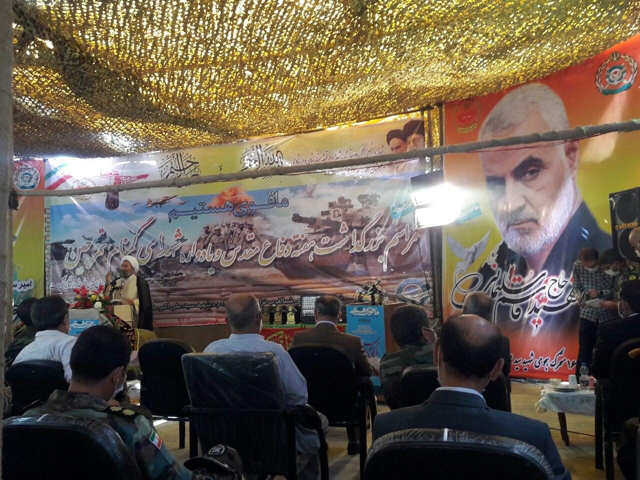مسئولان دولتی مانند رزمندگان دفاع مقدس در جبهه های اقتصادی ایثارگری کنند