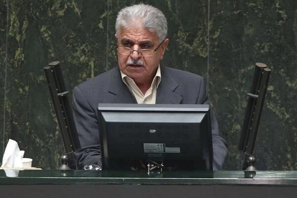 نماینده بوکان در مجلس: مالیات نای نفس کشیدن بازار این شهر را گرفته است