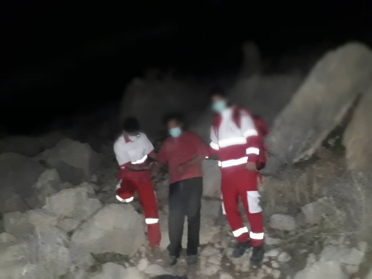 نجات مرد ۳۵ ساله در ارتفاعات کوه «چرمین» سیروان
