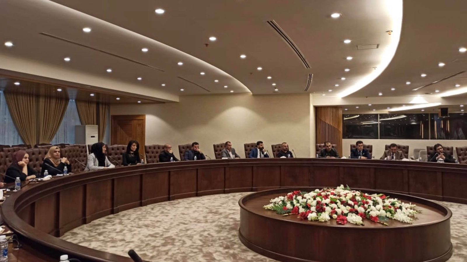 بغداد حقوق کارمندان اقلیم کردستان را در دستانی امین پرداخت کند