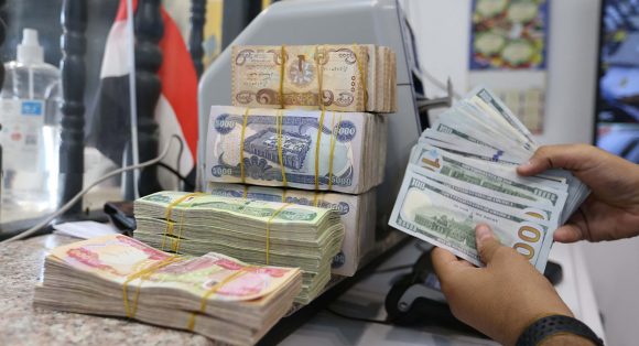 حکوومەتی عێراق بە بەرزکردنەوەی دۆلار دەیەوێت کورتھێنانی خۆی  پڕ بکاتەوە