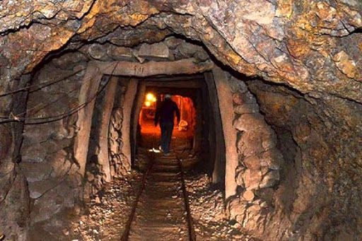 سرمایه گذاران فاقد اهلیت معادن آذربایجان غربی خلع ید می شوند