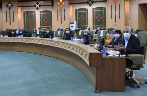 آوار مشکلات بر سر اقتصاد