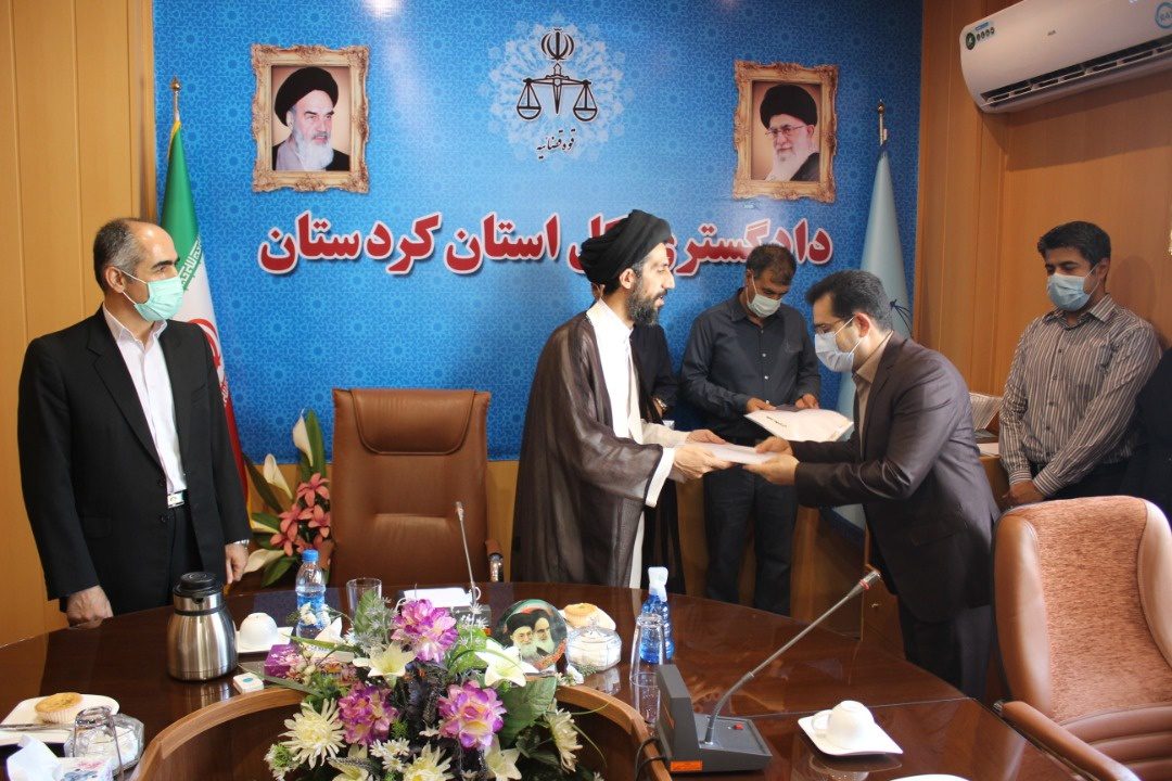 صداقت و امانتداری باید سرلوحه کار مترجمان باشد/فعالیت رسمی 11 مترجم در کردستان