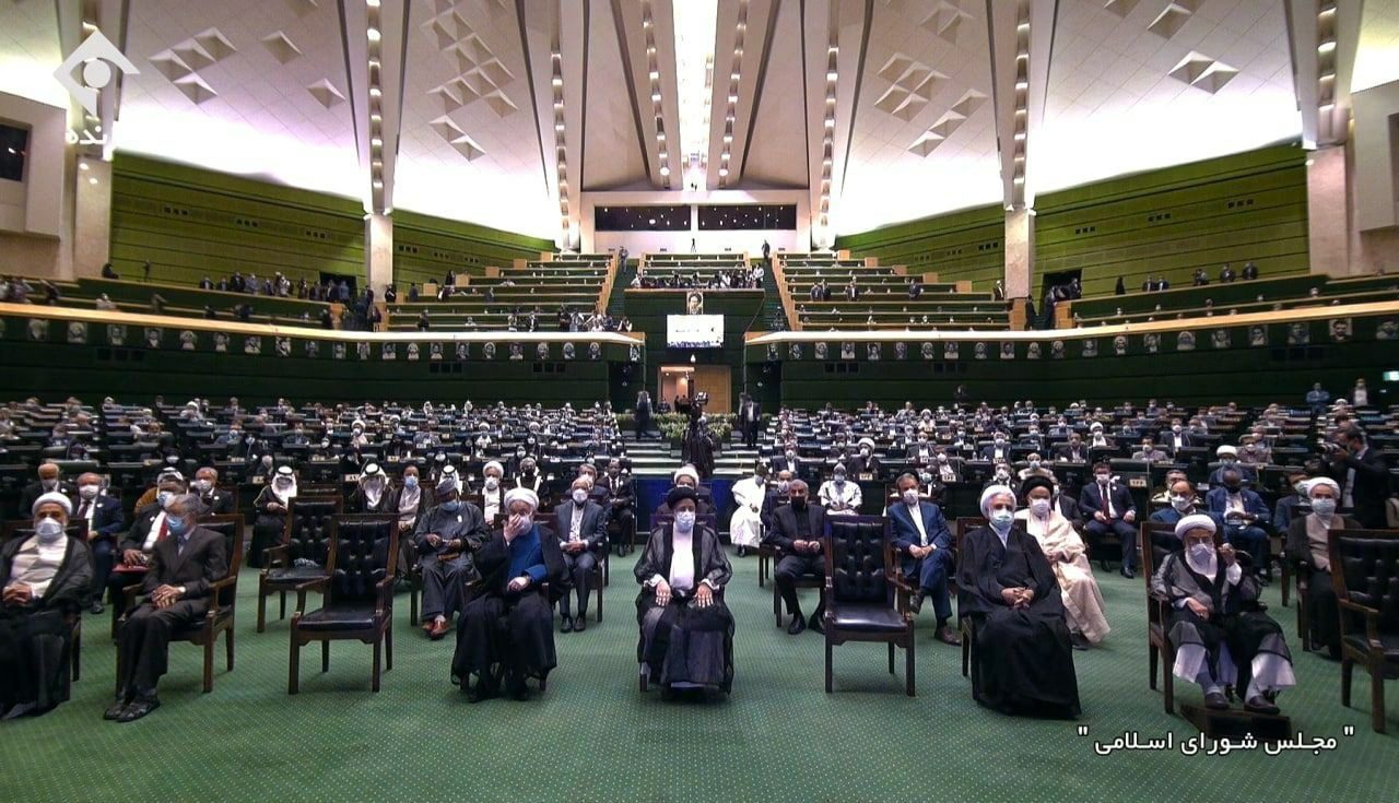 آیین تحلیف رئیس جمهور آغاز شد