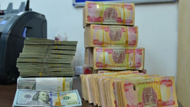 دولت اقلیم علیرغم افزایش نرخ نفت و مالیات و شعار اصلاحات هنوز میگوید بدون بودجە  بغداد، کاهش حقوق کارمندان از سرگرفته میشود