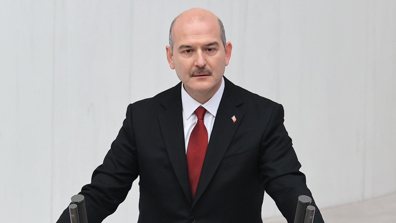 کسی که HDP را مشروع بداند خائن است
