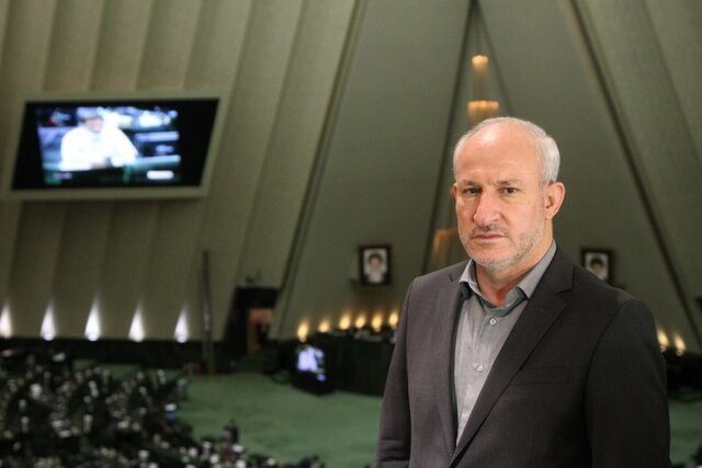 انتقاد نماینده ایلام از اجرا نشدن قانون محرومیت زدایی