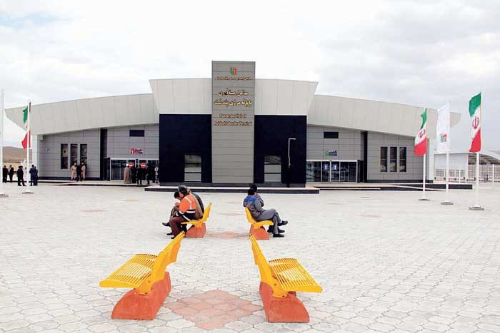 پایانه مرزی پلدشت دستگاه «ایکس ری» ندارد