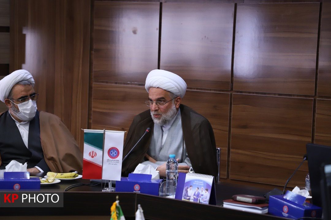 وحدت دانشگاه و حوزه علمیه موجب رفع نارسایی های جامعه می شود