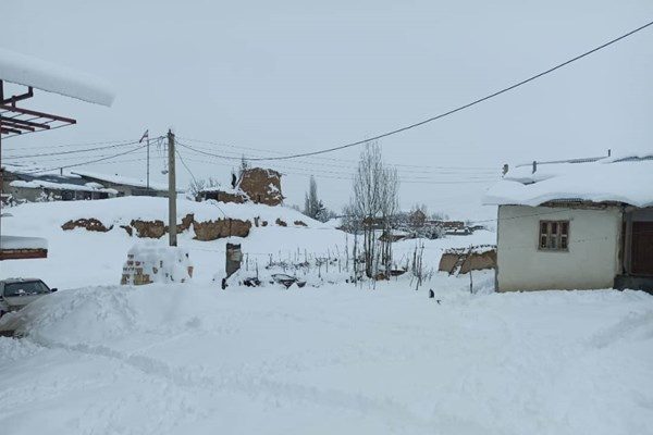 راه ارتباطی تمامی روستاهای سروآباد مسدود است