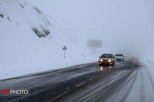 بازگشایی محور مهاباد- بوکان پس از ٥ روز/ راه ١٢٠ روستا همچنان مسدود