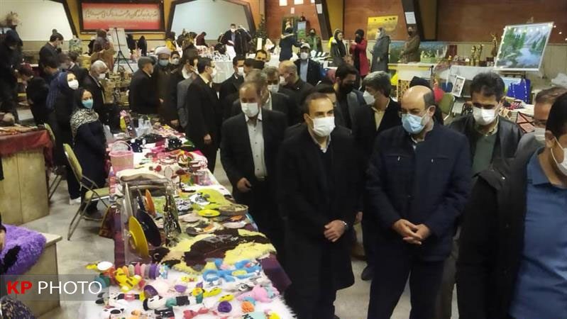 نمایشگاه کتاب و صنایع‌دستی در مهاباد افتتاح شد