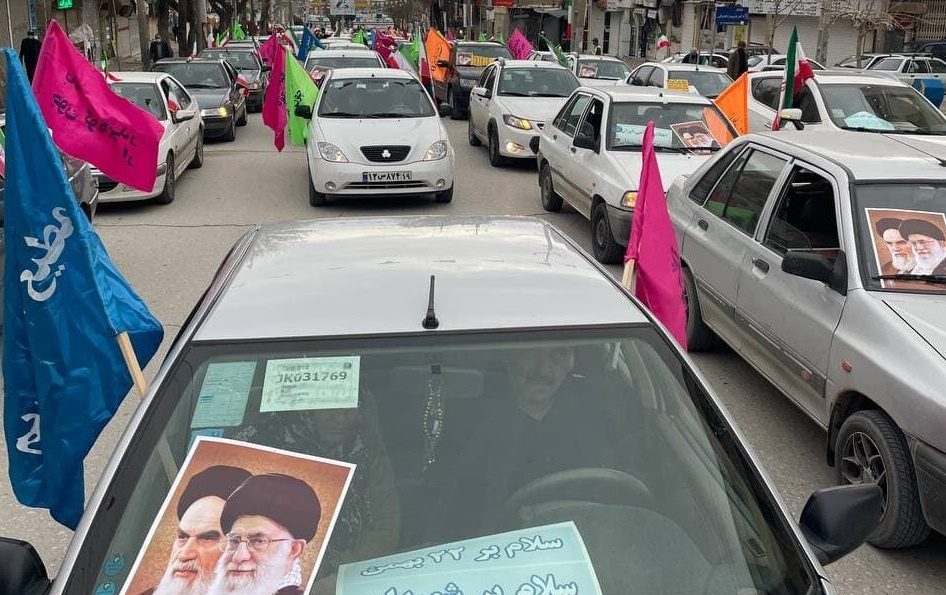 راهپیمایی باشکوه خودرویی و موتوری در سالروز جشن انقلاب در کرمانشاه