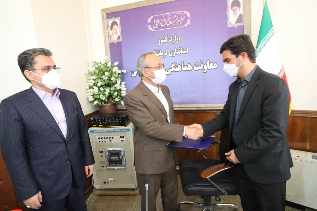 جابجایی مدیران، سپردن پرچم خدمت به یک فرد جدید است