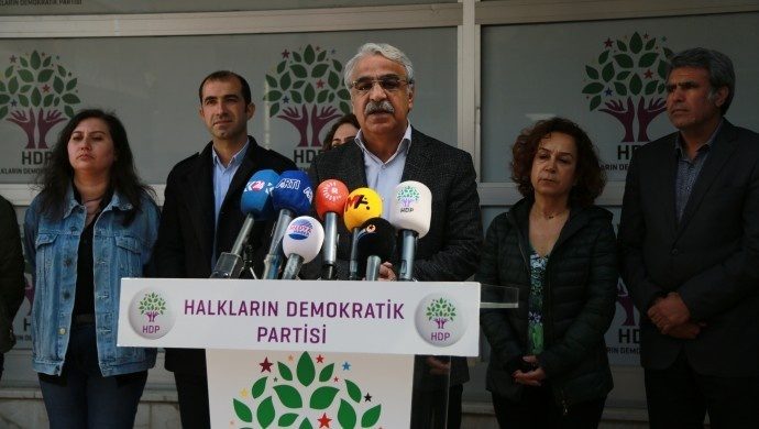 حملات اخیر علیه اعضای HDP انتقام شکست داعش است