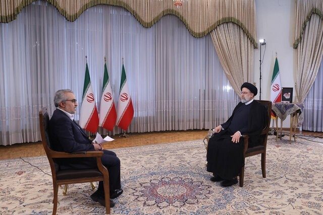قیمت نان، دارو و بنزین به هیچ وجه تغییر نمی‌کند/ جزئیات پرداخت کمک هزینه معیشتی به مردم