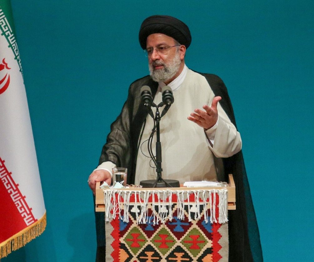 احیای دریاچه ارومیه  از اولویت های دولت است/ ساماندهی کولبری در دستور کار است