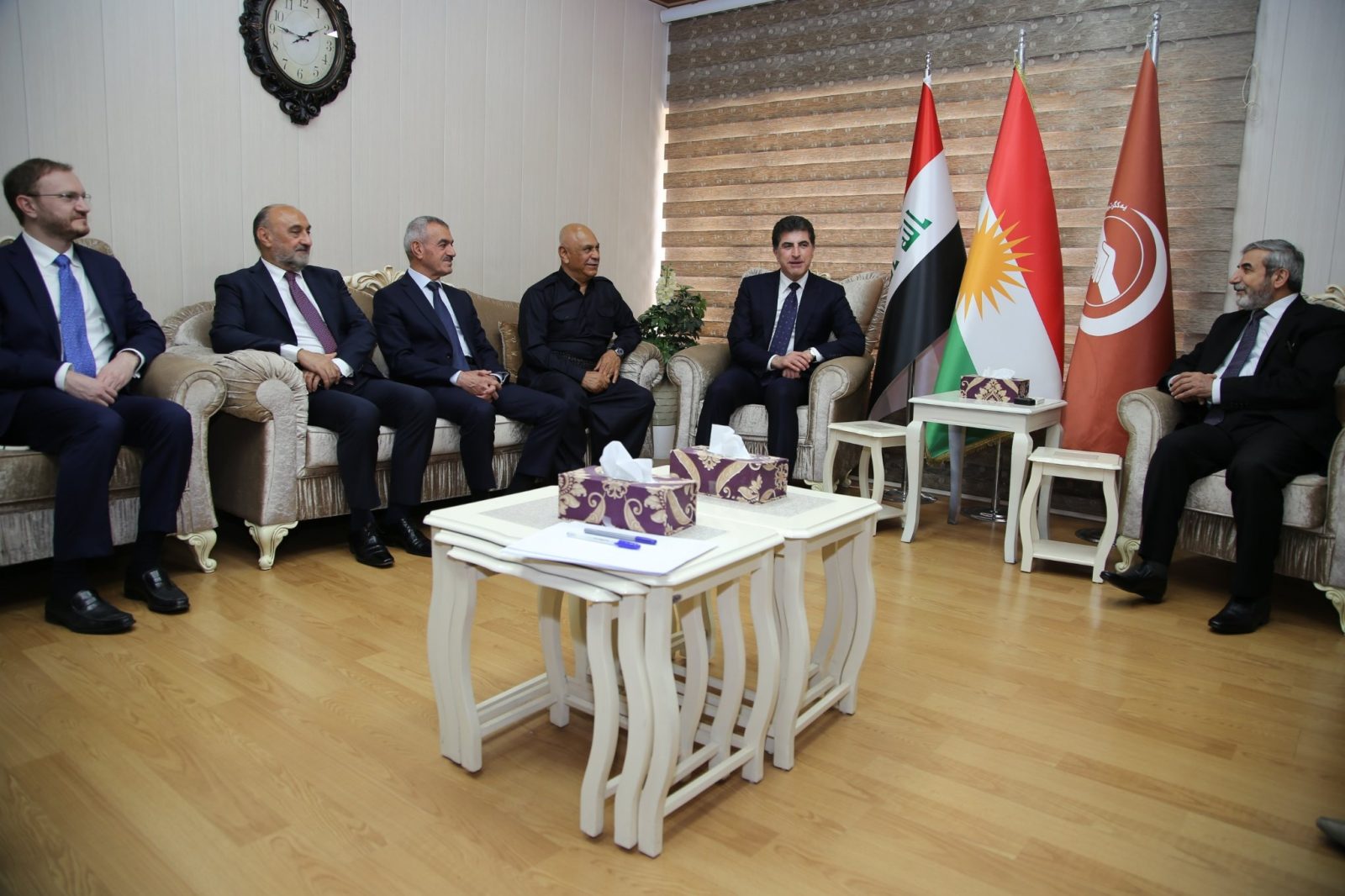 نچیروان بارزانی: برای رفع اختلافات میان احزاب سیاسی بە سلیمانیە سفر کردم